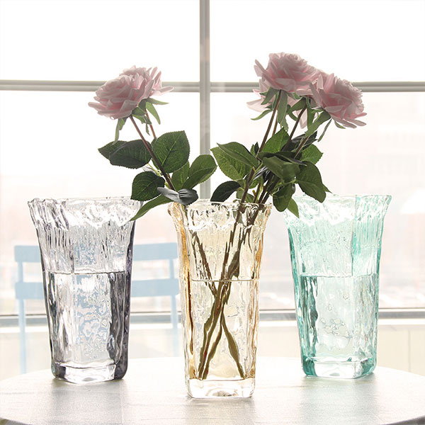 Clear Glass Ribbed Vase